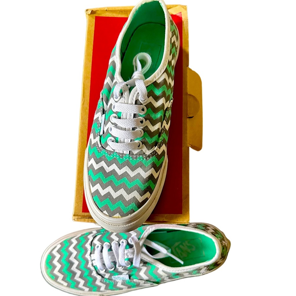 Ladies Vans- Chevron green/grey 6.5 Excellent used Condition with box